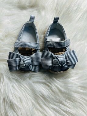 Target Baby Girl’s Striped Seersucker Bow Detail Slipper Crib Shoes 0-3 Months